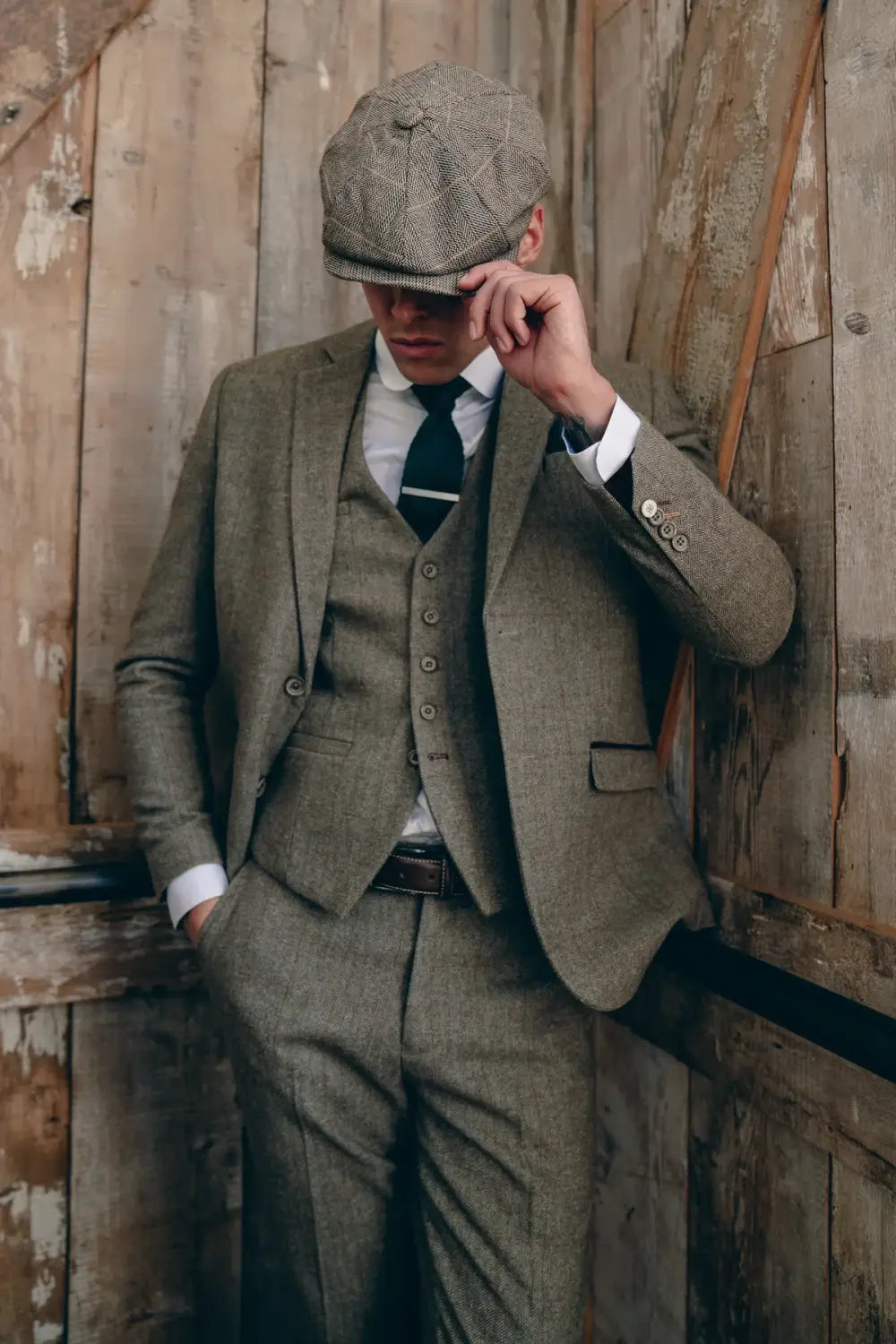 Sind dunkelbraune Herrenanzüge professionell?