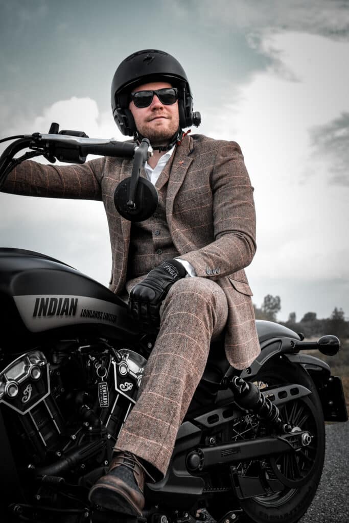 Brown Suit dreiteiliger Anzug bestehend aus Hose Sakko