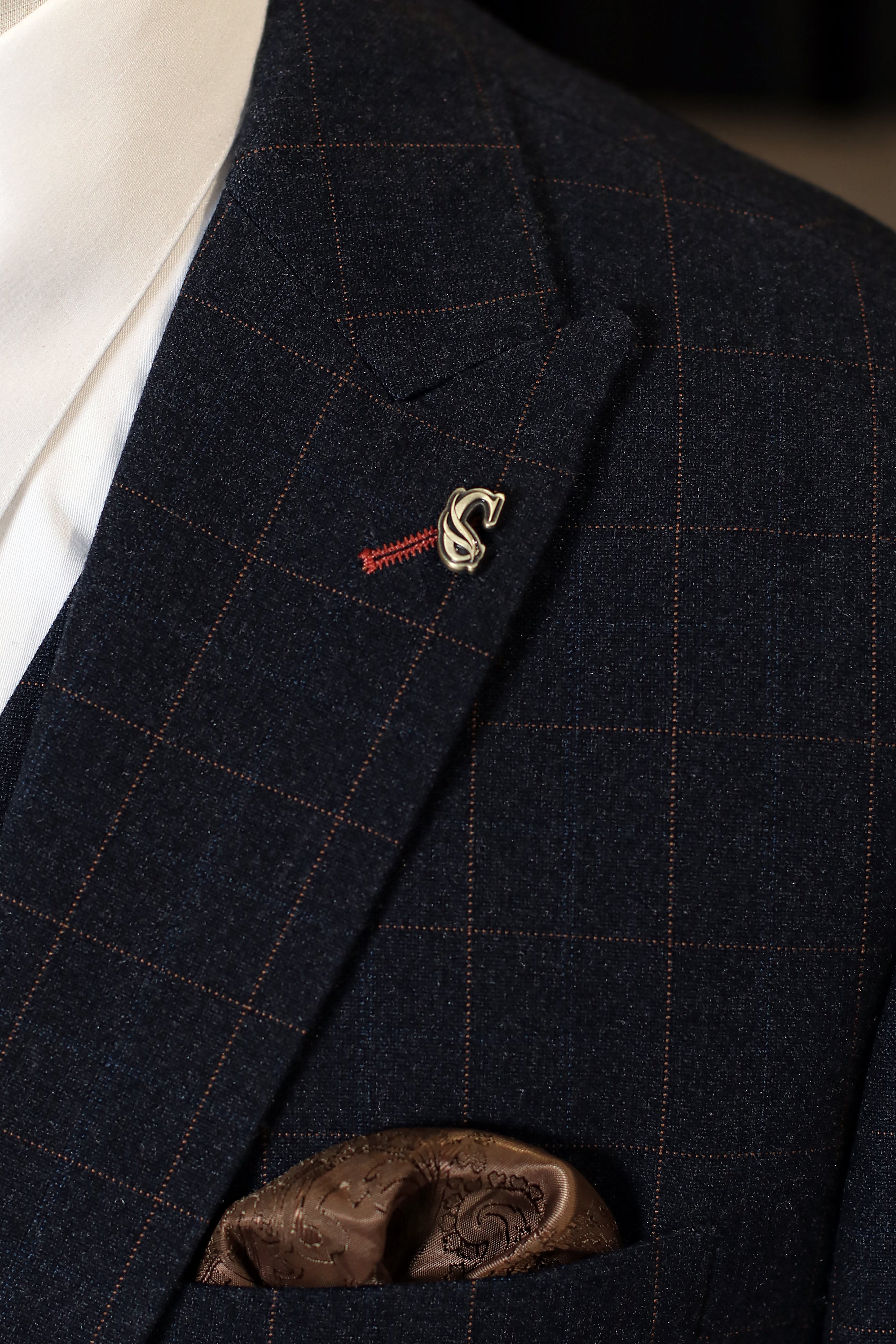 CASTLESON Admiral – Dreiteiliger Herrenanzug Karo Navy/Tan