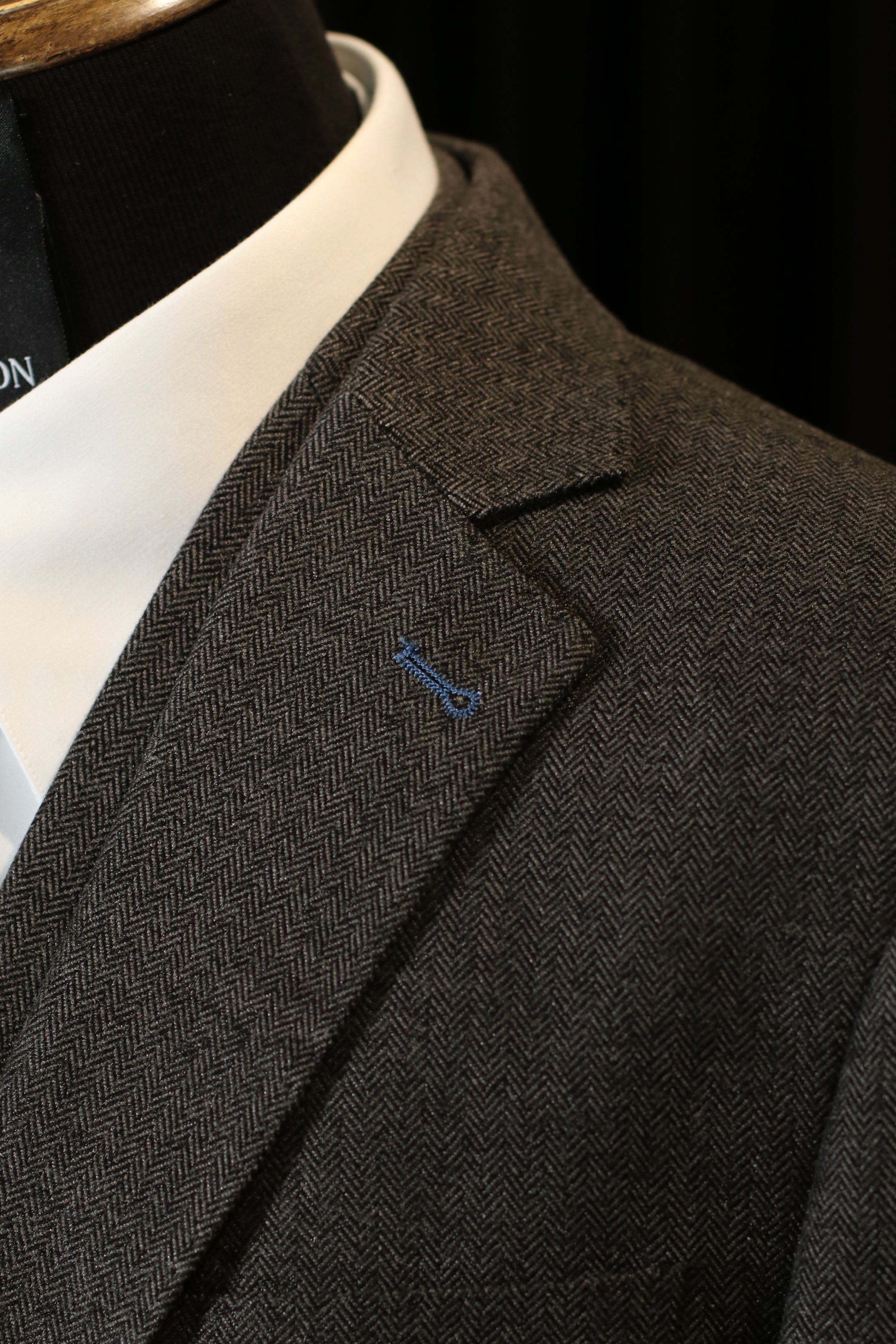 CASTLESON - Colbert Chief Grey - Colbert